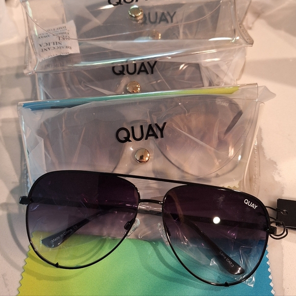 Quay High Key Mini 126 Black/smoked lenses  Aviator Sunglasses Polarized - Picture 8 of 8